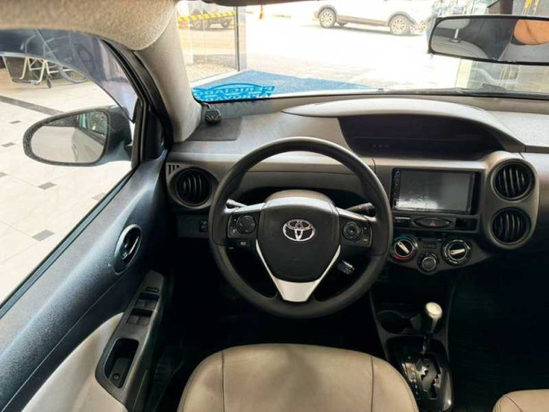 toyota-etios-15-x-sedan-16v-2018-big-7