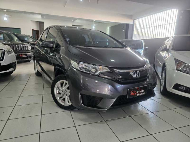 honda-fit-15-lx-16v-2015-big-8