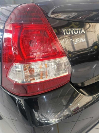 toyota-etios-15-platinum-sedan-16v-2018-big-11