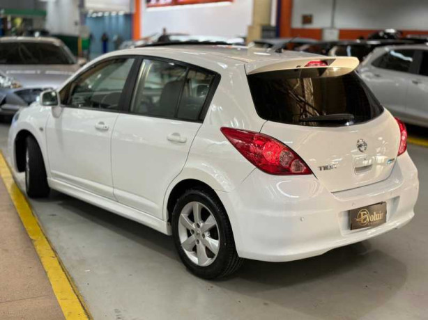 nissan-tiida-18-sl-16v-2013-big-14