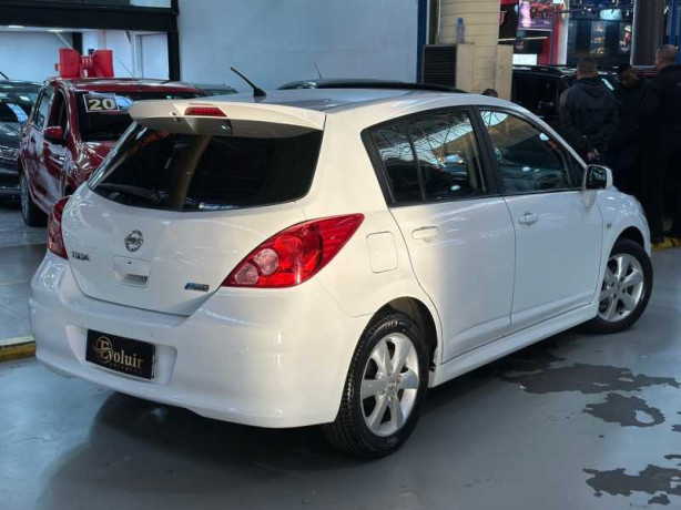 nissan-tiida-18-sl-16v-2013-big-12