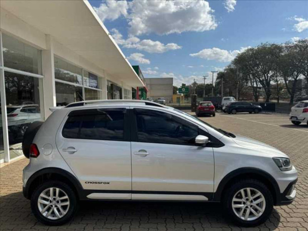 volkswagen-crossfox-16-msi-16v-big-9