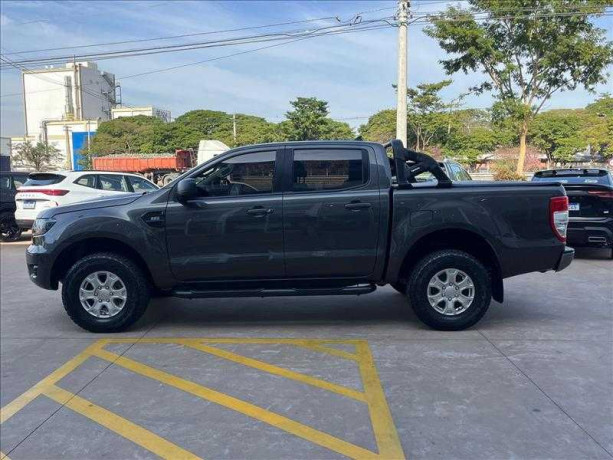 ford-ranger-22-xls-4x2-cd-16v-big-5