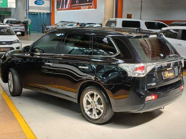 mitsubishi-outlander-30-gt-4x4-v6-24v-2014-big-16