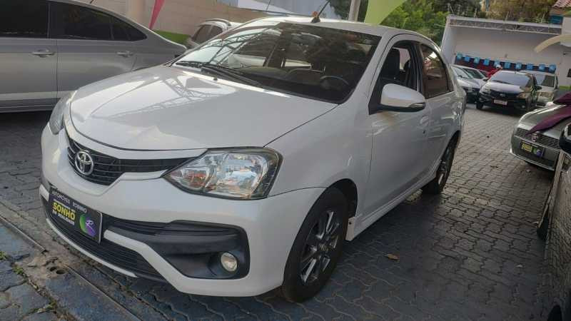 toyota-etios-15-xls-sedan-16v-2018-big-0