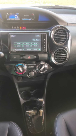 toyota-etios-15-xls-sedan-16v-2018-big-8