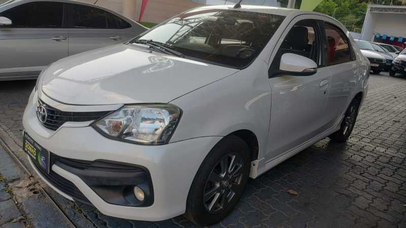 toyota-etios-15-xls-sedan-16v-2018-big-5