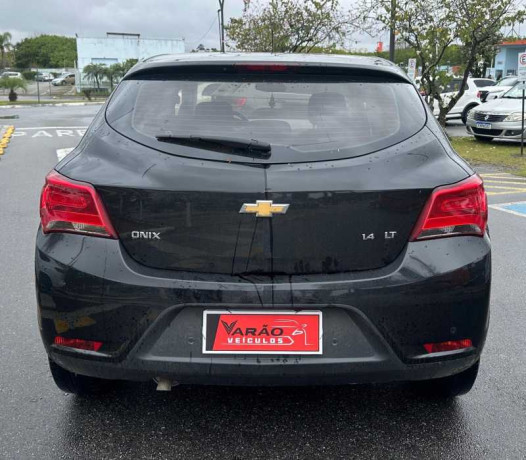 chevrolet-onix-14-mpfi-lt-8v-2019-big-17