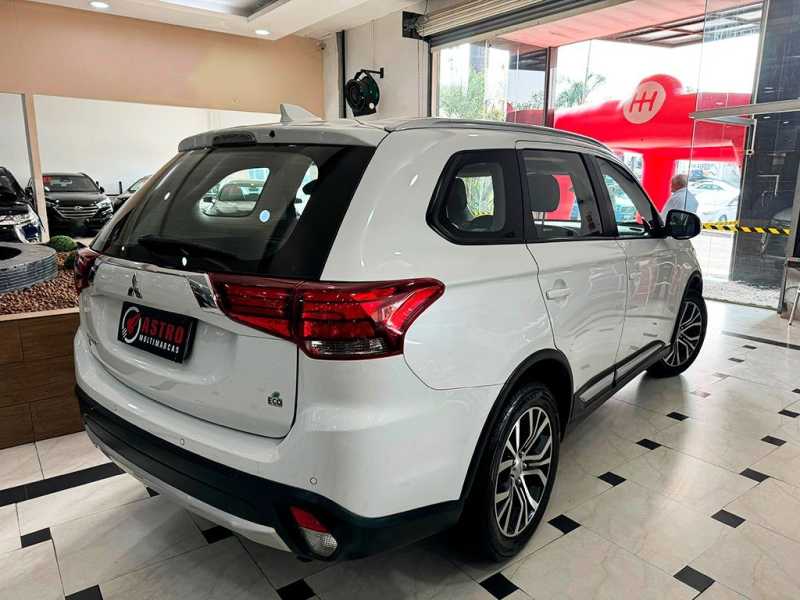 MITSUBISHI OUTLANDER 2.0 16V 2017