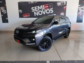 TOYOTA HILUX SW4 2.8 D-4D TURBO SRX 4X4 2024