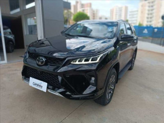 TOYOTA  HILUX SW4   2.8 D-4d Turbo Diamond 7L 