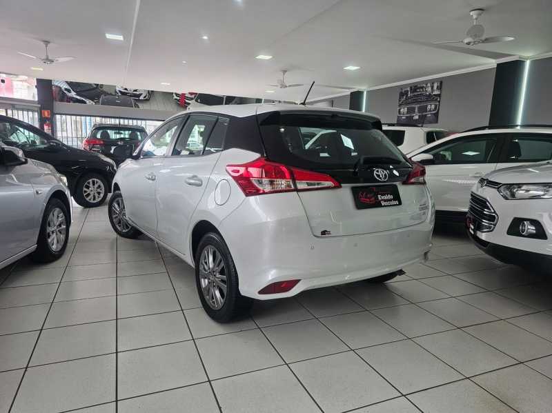 TOYOTA YARIS 1.5 16V XL PLUS CONNECT MULTIDRIVE 2022